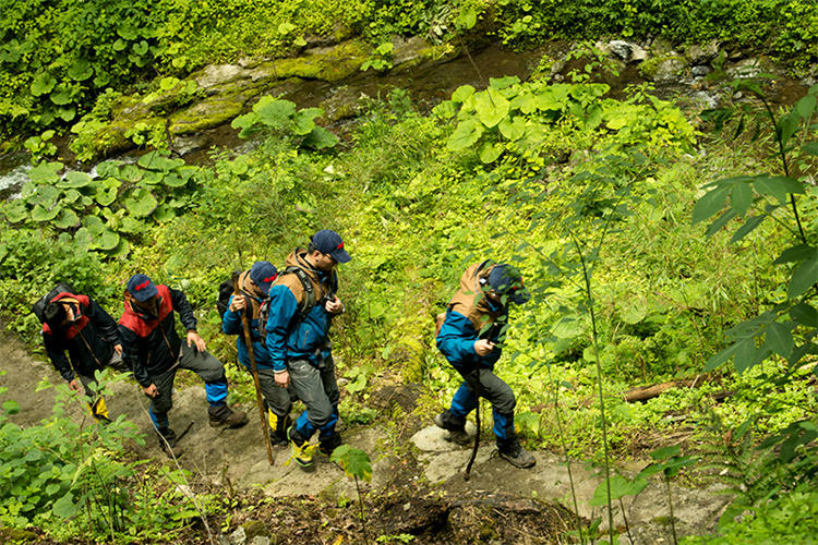 Outdoor Adventure Essential eneseabi käsiraamat